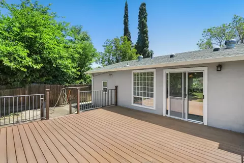 Exterior - 4813 Saint Lynn Ln, Carmichael, CA 95608 photo 3 of 11