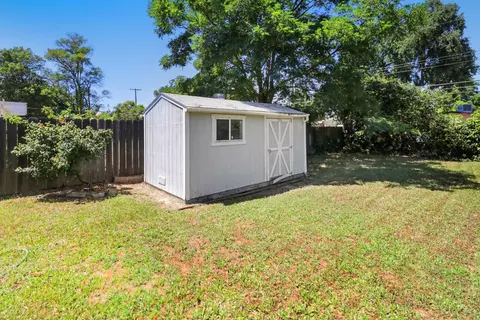 Exterior - 4813 Saint Lynn Ln, Carmichael, CA 95608 photo 4 of 11