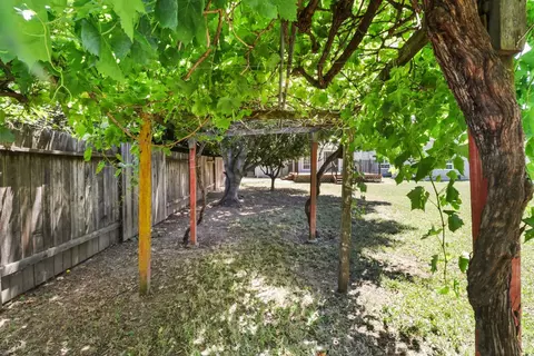 Exterior - 4813 Saint Lynn Ln, Carmichael, CA 95608 photo 9 of 11