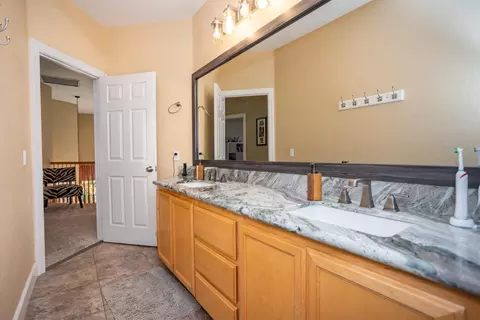 Bath - 3720 Densmore Ct, Modesto, CA 95355 photo 7 of 7