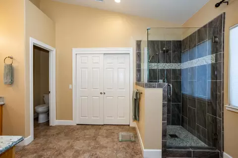 Bath - 3720 Densmore Ct, Modesto, CA 95355 photo 2 of 7