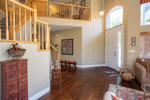 Entry Way - 3720 Densmore Ct, Modesto, CA 95355 photo 2 of 5