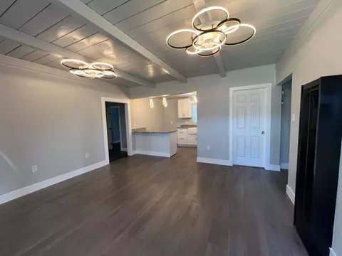 638 Jean St, Modesto, CA 95351 photo 2