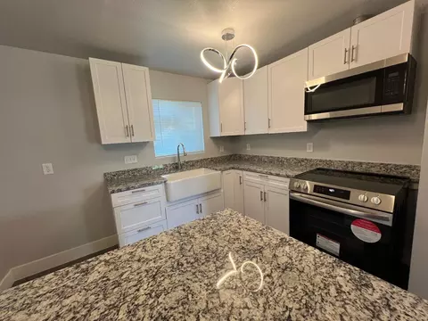 638 Jean St, Modesto, CA 95351 photo 4