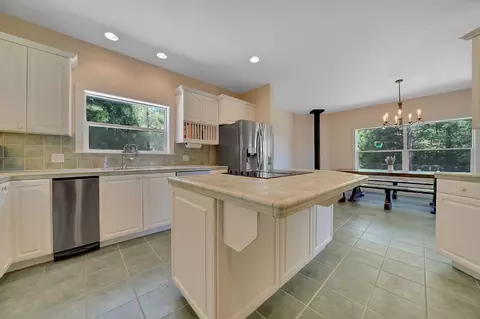 Kitchen - 14950 Moonlight Rdg, Pine Grove, CA 95665 photo 3 of 9