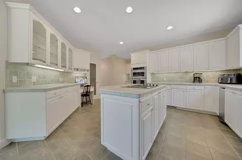 Kitchen - 14950 Moonlight Rdg, Pine Grove, CA 95665 photo 2 of 9