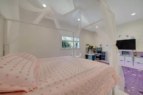 Bedroom - 14950 Moonlight Rdg, Pine Grove, CA 95665 photo 7 of 15