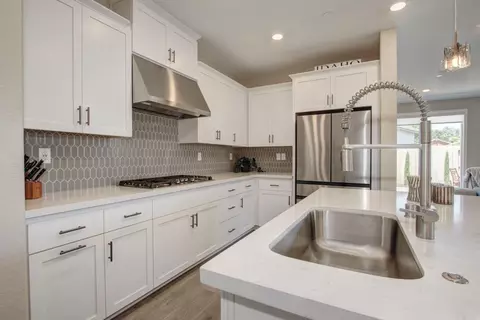 Kitchen - 1476 Carson River Loop, Lincoln, CA 95648 photo 3 of 6