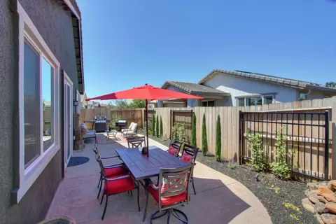 Exterior - 1476 Carson River Loop, Lincoln, CA 95648 photo 2 of 11