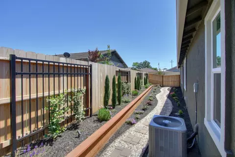 Exterior - 1476 Carson River Loop, Lincoln, CA 95648 photo 9 of 11