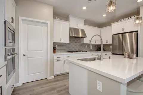Kitchen - 1476 Carson River Loop, Lincoln, CA 95648 photo 2 of 6