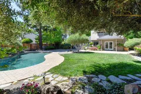 2119 Canyon Creek Dr, Stockton, CA 95207