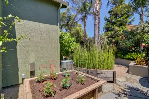 Exterior - 1316 Madera Ct, Davis, CA 95618 photo 15 of 18