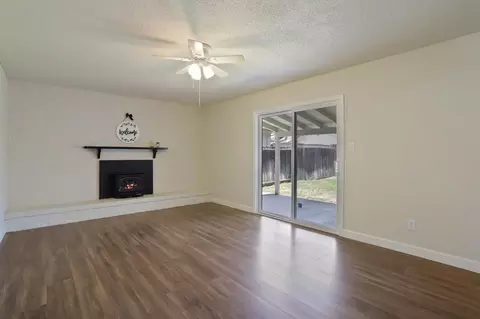 Living - 2336 Corbin Ln, Lodi, CA 95242 photo 5 of 5