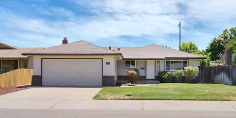 Exterior - 2336 Corbin Ln, Lodi, CA 95242 photo 2 of 7
