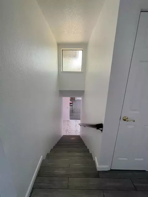 Entry Way - 711 W 9th St, Gilroy, CA 95020 photo 9 of 12