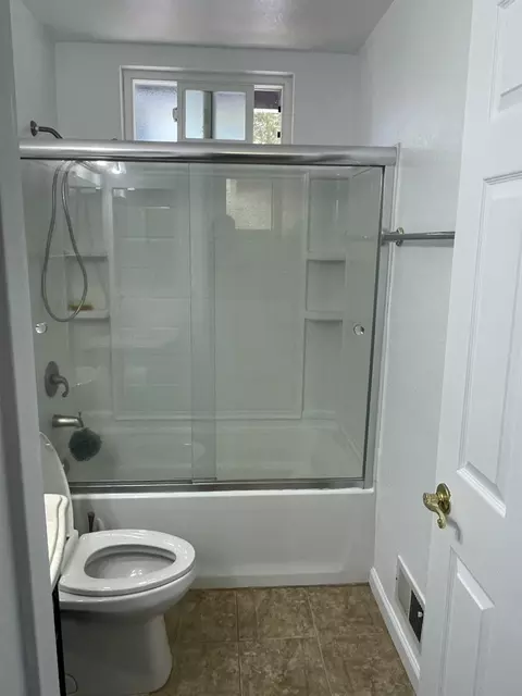 Bath - 711 W 9th St, Gilroy, CA 95020 photo 1 of 7