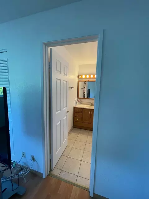 Bath - 711 W 9th St, Gilroy, CA 95020 photo 7 of 7