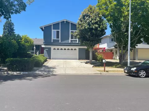 711 W 9th St, Gilroy, CA 95020 photo 1