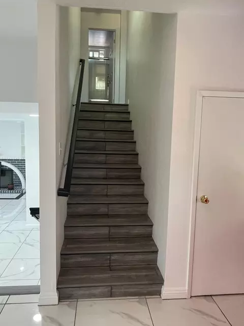 Entry Way - 711 W 9th St, Gilroy, CA 95020 photo 12 of 12
