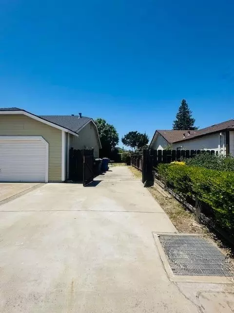 1161 Bud Pl, Manteca, CA 95336 photo 3