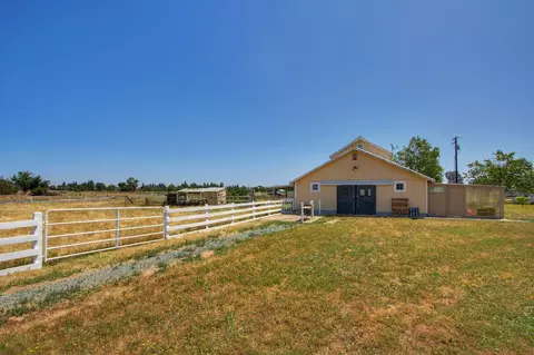 Exterior - 9573 Alta Mesa Rd, Wilton, CA 95693 photo 8 of 12