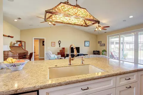 Kitchen - 9573 Alta Mesa Rd, Wilton, CA 95693 photo 8 of 10