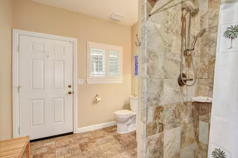 Bath - 9573 Alta Mesa Rd, Wilton, CA 95693 photo 2 of 4