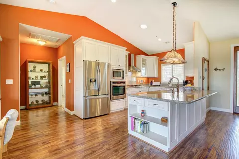 Kitchen - 9573 Alta Mesa Rd, Wilton, CA 95693 photo 2 of 10