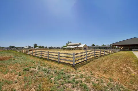 Exterior - 9573 Alta Mesa Rd, Wilton, CA 95693 photo 10 of 12
