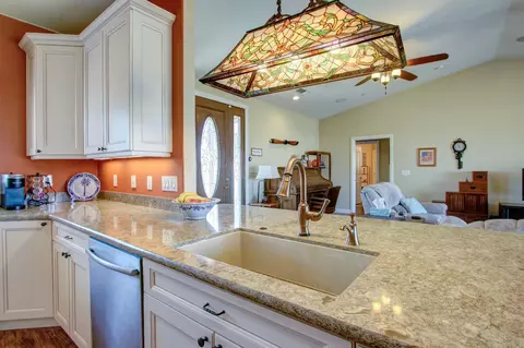 Kitchen - 9573 Alta Mesa Rd, Wilton, CA 95693 photo 6 of 10