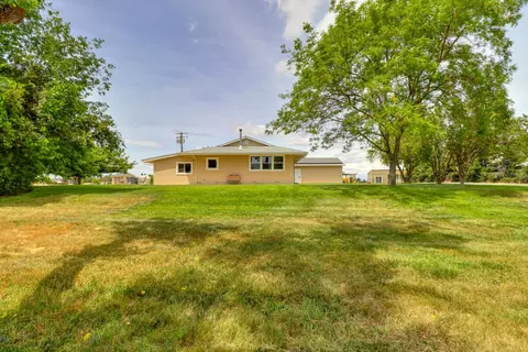 Exterior - 9856 La Clair Rd, Wilton, CA 95693 photo 22 of 28