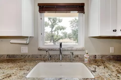 Kitchen - 9856 La Clair Rd, Wilton, CA 95693 photo 5 of 6