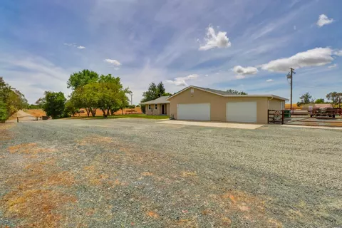 Exterior - 9856 La Clair Rd, Wilton, CA 95693 photo 21 of 28