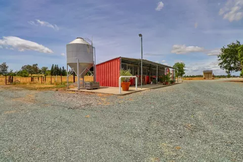 Exterior - 9856 La Clair Rd, Wilton, CA 95693 photo 7 of 28