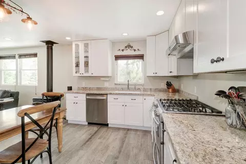 Kitchen - 9856 La Clair Rd, Wilton, CA 95693 photo 4 of 6