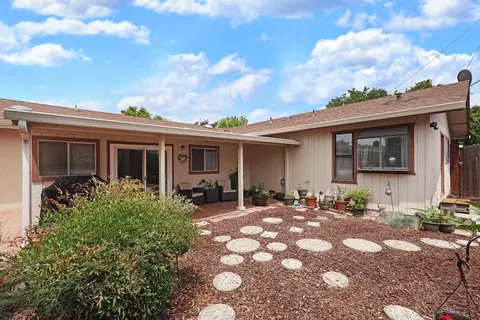 Exterior - 1620 Ascot Dr, Modesto, CA 95350 photo 12 of 19
