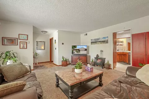 Living - 1620 Ascot Dr, Modesto, CA 95350 photo 2 of 2