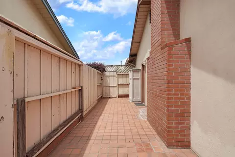 Exterior - 1620 Ascot Dr, Modesto, CA 95350 photo 17 of 19