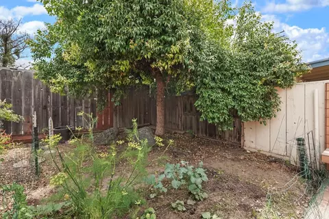 Exterior - 1620 Ascot Dr, Modesto, CA 95350 photo 14 of 19