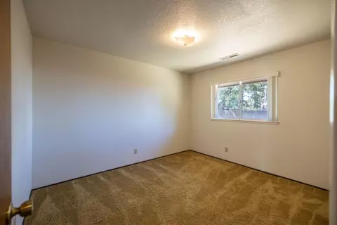319 W 10th St, Tracy, CA 95376 photo 33
