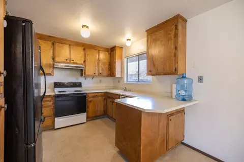 319 W 10th St, Tracy, CA 95376 photo 9