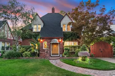 2609 Rochon Way, Sacramento, CA 95818