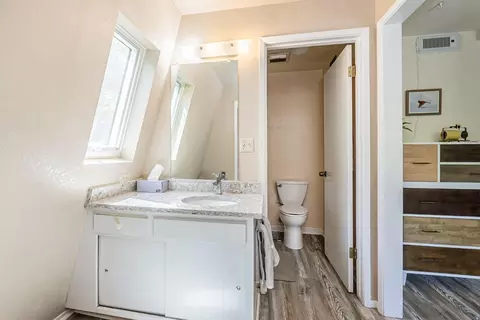 Bath - 512 Citadel Dr, Davis, CA 95616 photo 3 of 5
