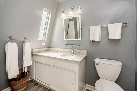 Bath - 512 Citadel Dr, Davis, CA 95616 photo 4 of 5