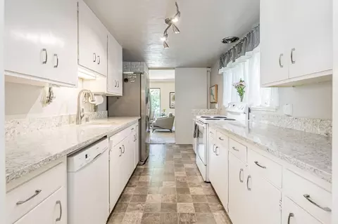 Kitchen - 512 Citadel Dr, Davis, CA 95616 photo 1 of 2