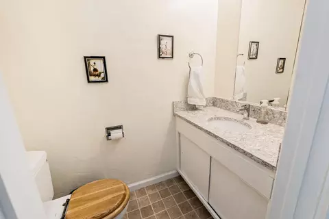Bath - 512 Citadel Dr, Davis, CA 95616 photo 1 of 5