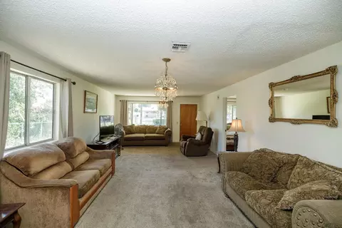 Living - 903 Seybold Ave, Modesto, CA 95351 photo 1 of 13