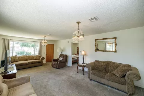 Living - 903 Seybold Ave, Modesto, CA 95351 photo 2 of 13