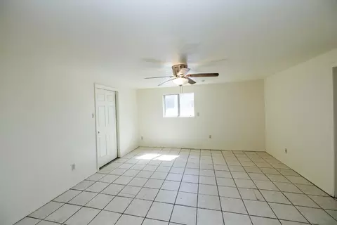 Living - 903 Seybold Ave, Modesto, CA 95351 photo 13 of 13